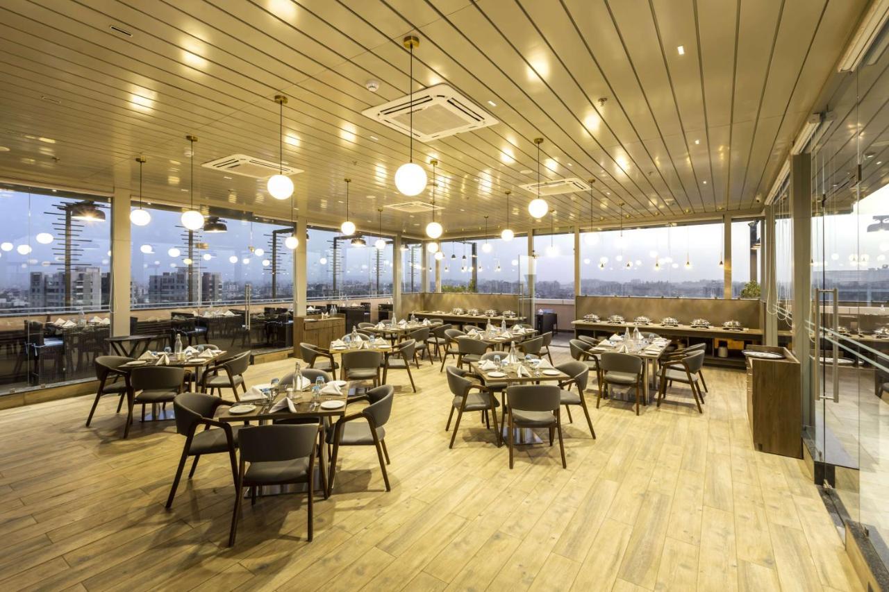 Ramee International Surat Hotel Exterior photo