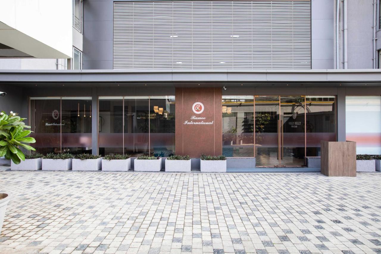 Ramee International Surat Hotel Exterior photo