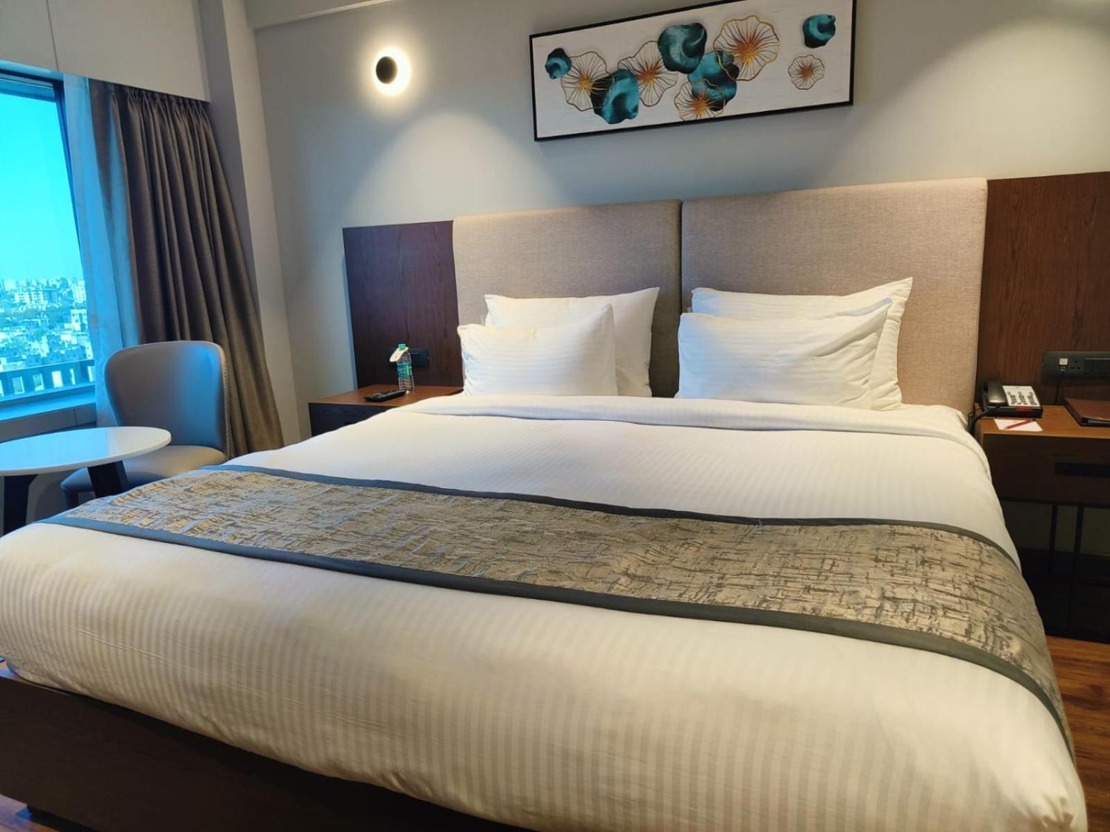 Ramee International Surat Hotel Exterior photo
